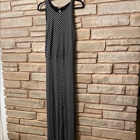 White house Black Market Sleeveless Front Slit Tie-Front Stripe Maxi Dress
SZ XL - Picture 11 of 17